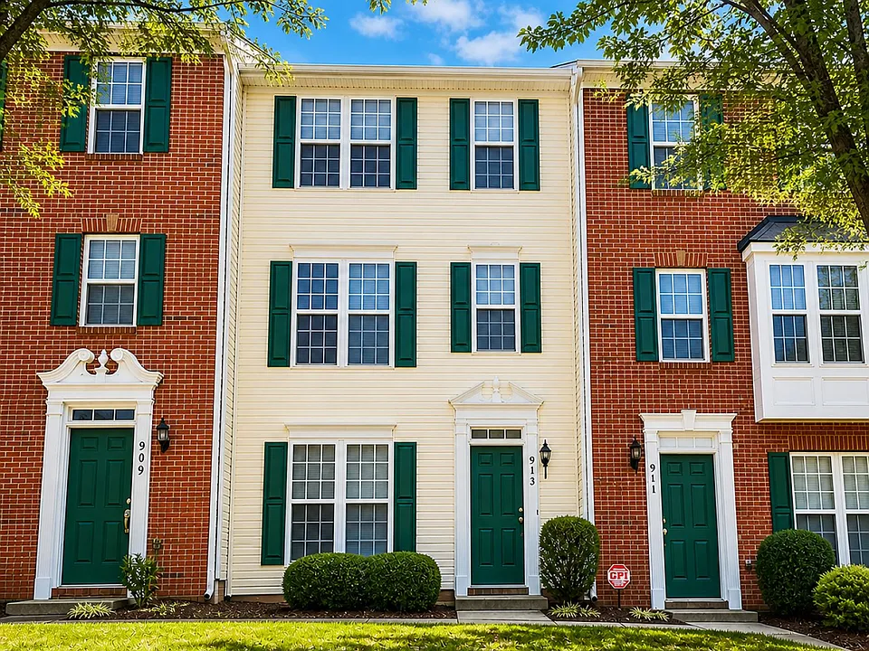 913 Tiger Ln
