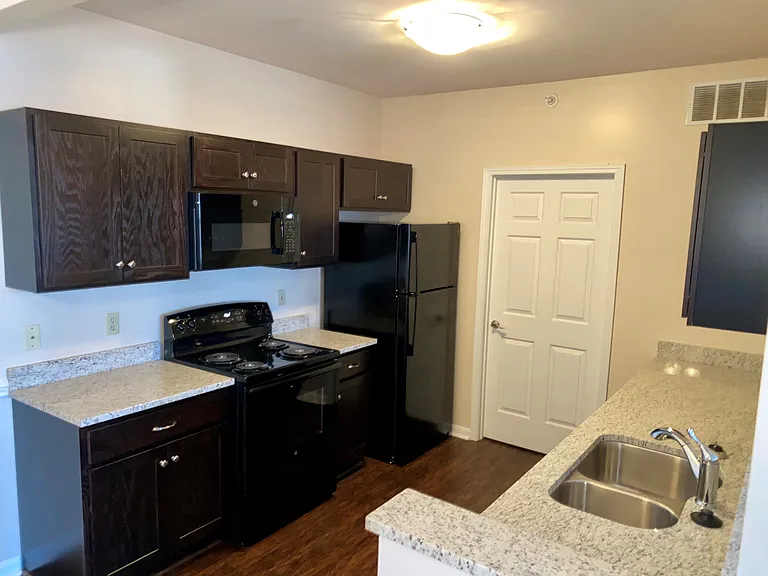 Charleston Pines Apartment Homes — Photo 8