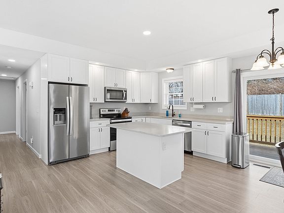 3rd image of 154 Watts Street