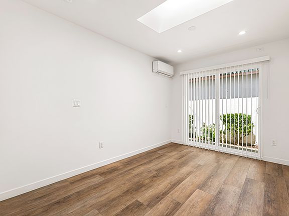 5th image of 6731 Amigo Ave
