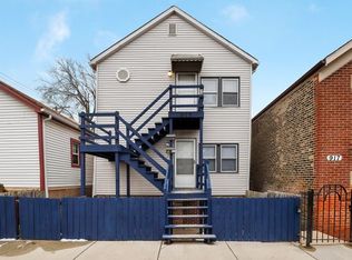 915 W 18th Pl, Chicago, IL 60608