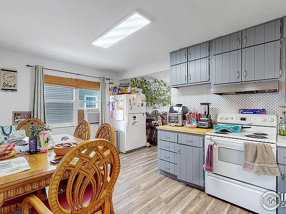 4th image of 708 W 9th St