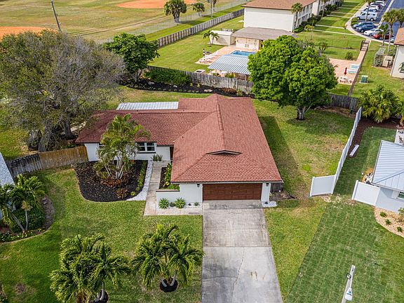 2nd image of 541 Biscayne Dr