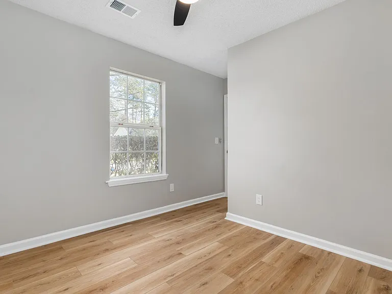 1021 Aderley Oak Dr — Photo 6