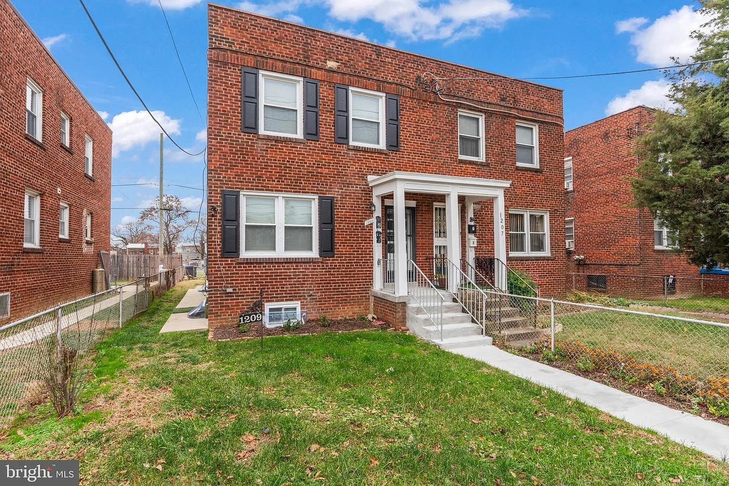 1209 Savannah St SE photo 1