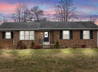 601 Runyon Dr, High Point, NC 27260