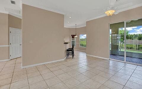 5th image of 133 Bougainvillea St NE