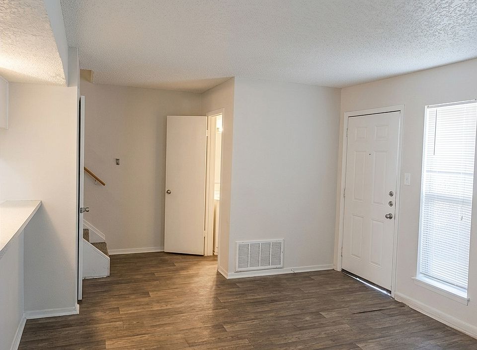 1st image of 1907 Hearthstone Dr APT C
