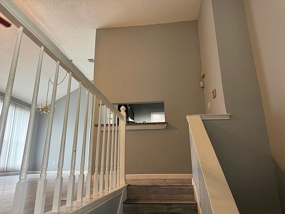 3rd image of 904 Wentwood Dr