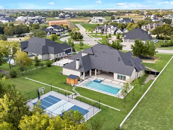 516 Lodge Hill Dr, Heath, TX 75032