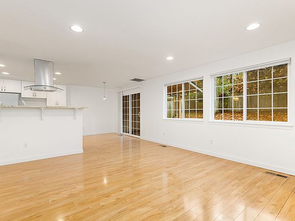 2nd image of 813 141st Pl SE