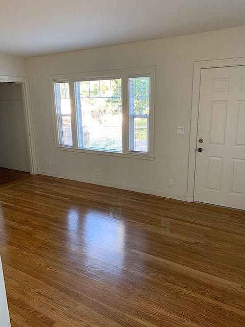 1st image of 618 Creek Dr