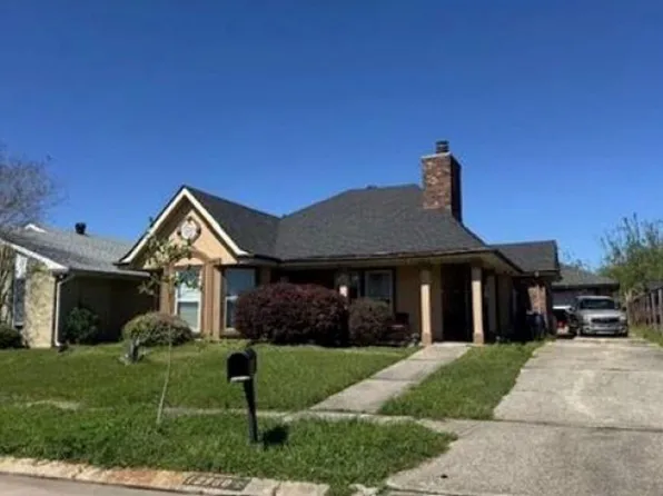 12960 N Lake Carmel Dr, New Orleans, LA 70128