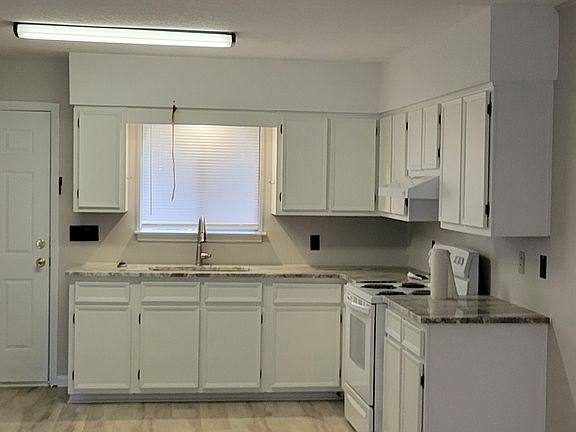 2nd image of 101 Cadillac Ave #101