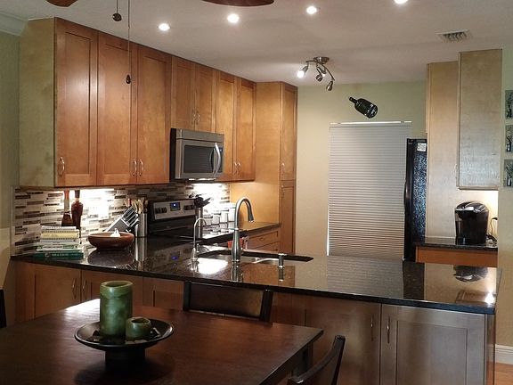 Whirlpool + extra cabs!