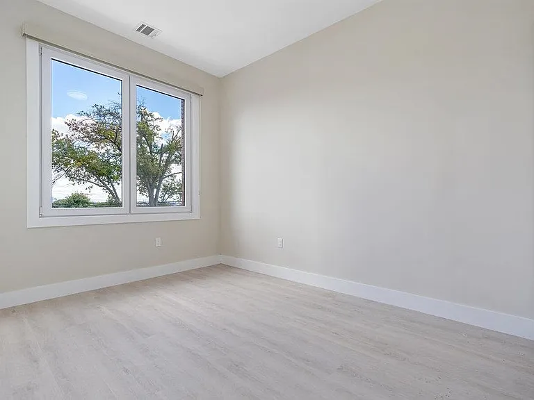 527 Union Ave #1A — Photo 14
