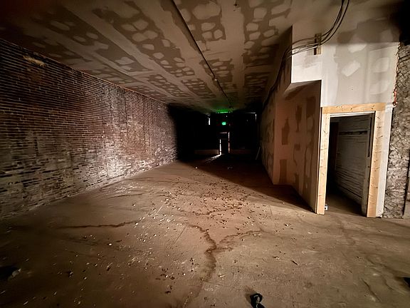4th image of 393 Main St