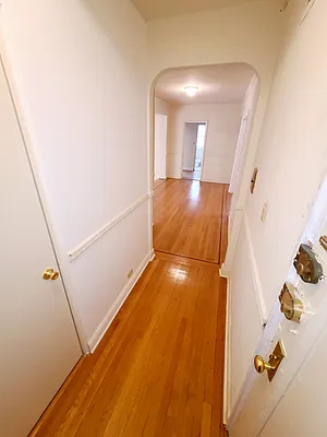 Rented by Metro Garden Realty NYC | media 4