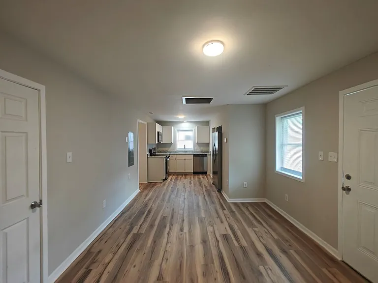120 S Little Rd — Photo 16