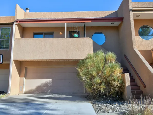 845 Llave Ln NE, Albuquerque, NM 87122