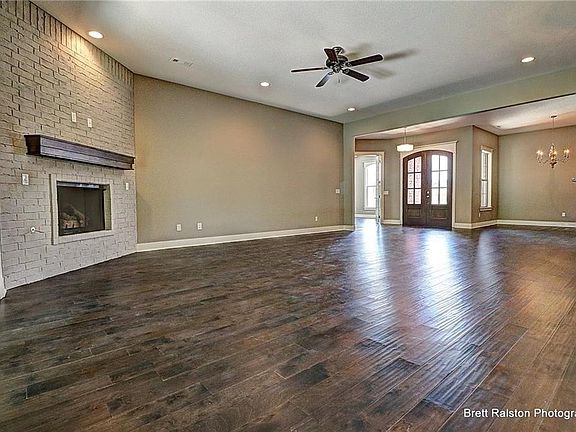 5th image of 2573 N Glenmoor Dr