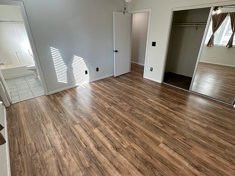 5633 Abronia Ave — Photo 15