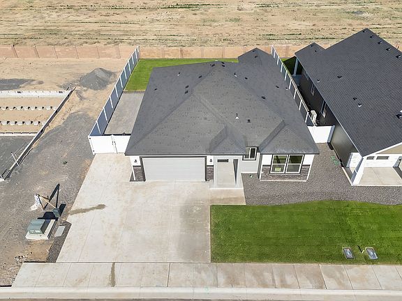 1114 9TH AVE NE by Aho Construction