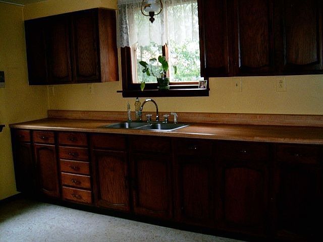 2nd image of 403 E Pearl St