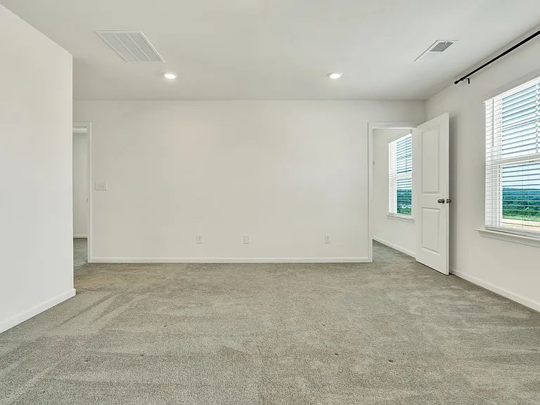 5010 Highwood Dr NE — Photo 26