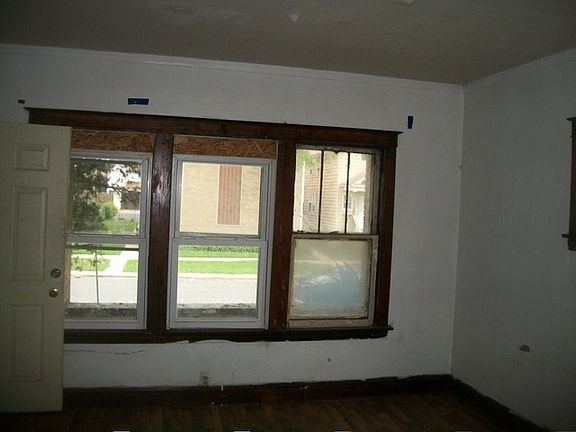 2nd image of 204 27th Ave