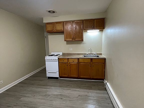 5th image of 4-404 S Lewis Ave