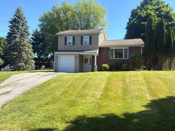 63 Mayer Dr, Lloyd, NY 12528