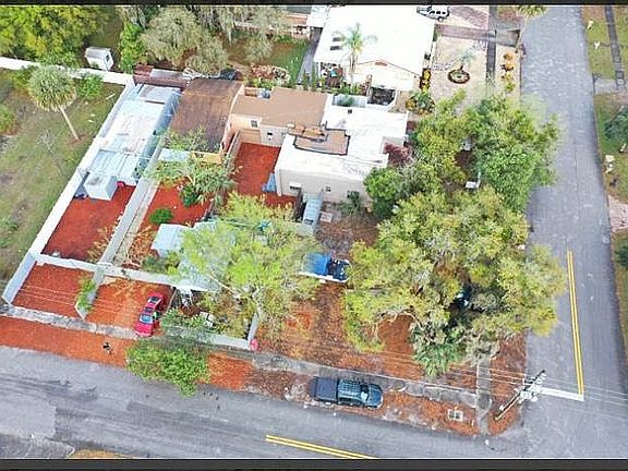 2nd image of 2387 Sheridan Rd