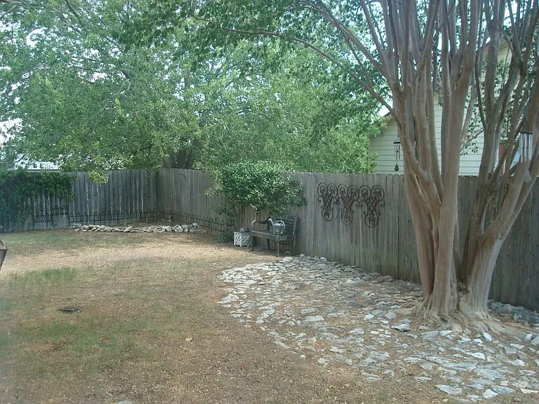 8704 Clearbrook Trl #A — Photo 30