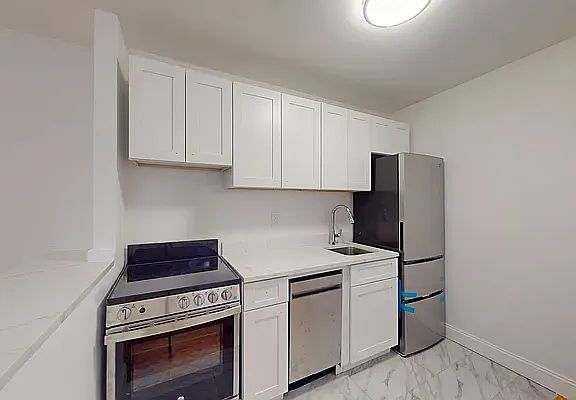 5th image of 118 E 92nd St APT 6D