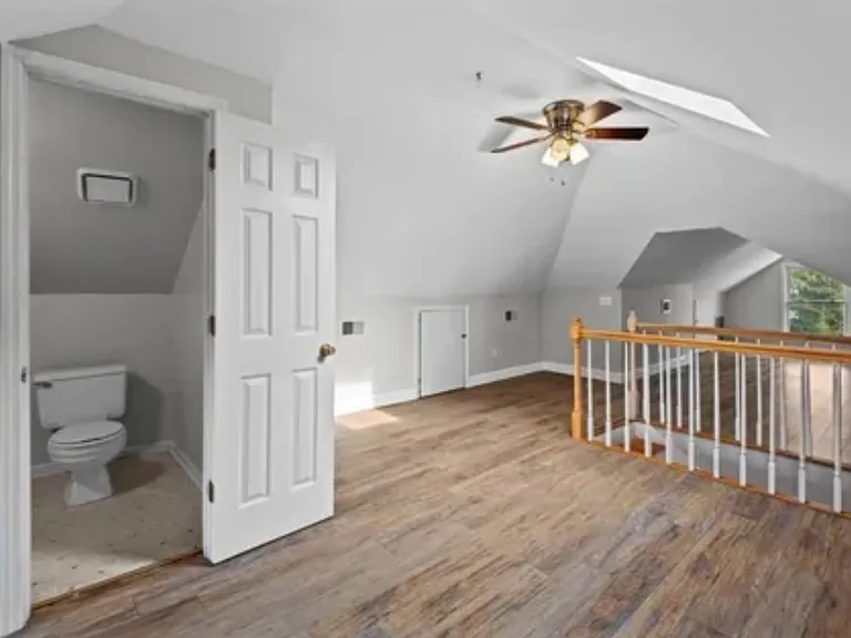 1/2 bath upstairs