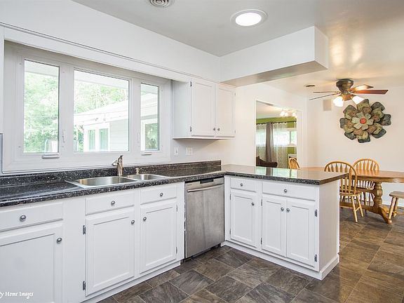 KITCHEN WITH EAT IN AREA