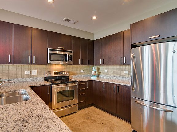 5th image of 1510 Demonbreun St APT 1011