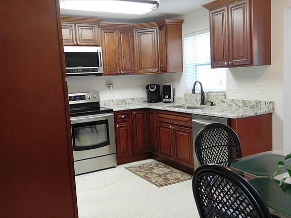 4th image of 1145 San Remo Dr