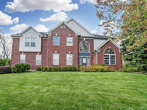 2nd image of 3369 Spalding Dr