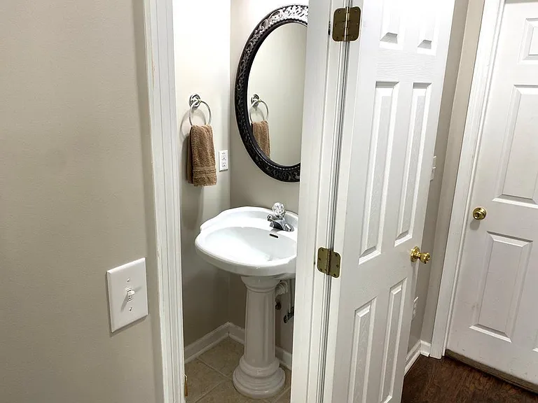 306 Hogan Way — Photo 8