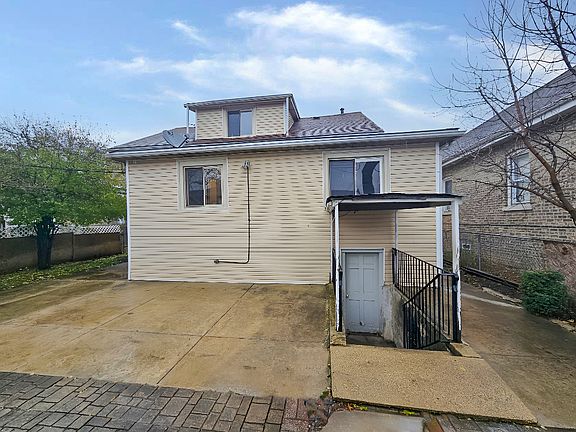 5th image of 2638 N Oak Park Ave