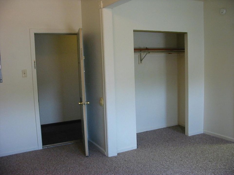 2nd image of 301 W 5th St APT 29