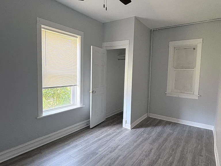 8211 S Escanaba Ave #1 — Photo 12