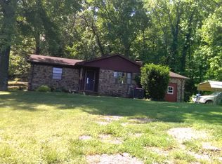 1526 Hollow Branch Ln, Mountainburg, AR 72946