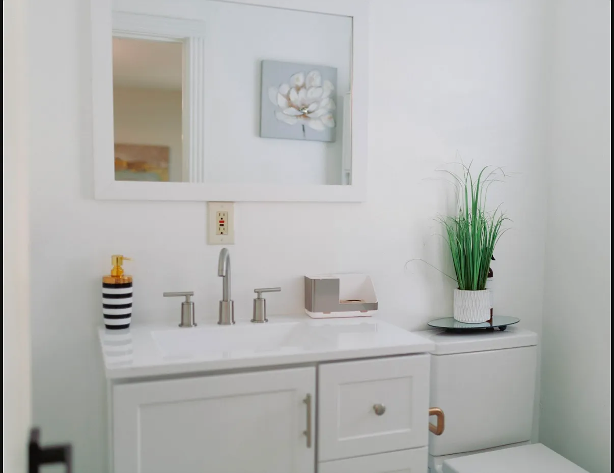 3 bed, 1.5 bath, 1750 sqft, $2,000 — Photo 3