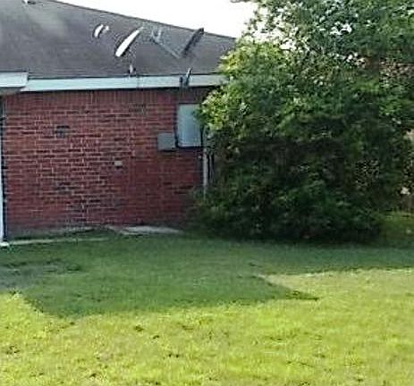 2nd image of 2822 Fan Palm Dr E
