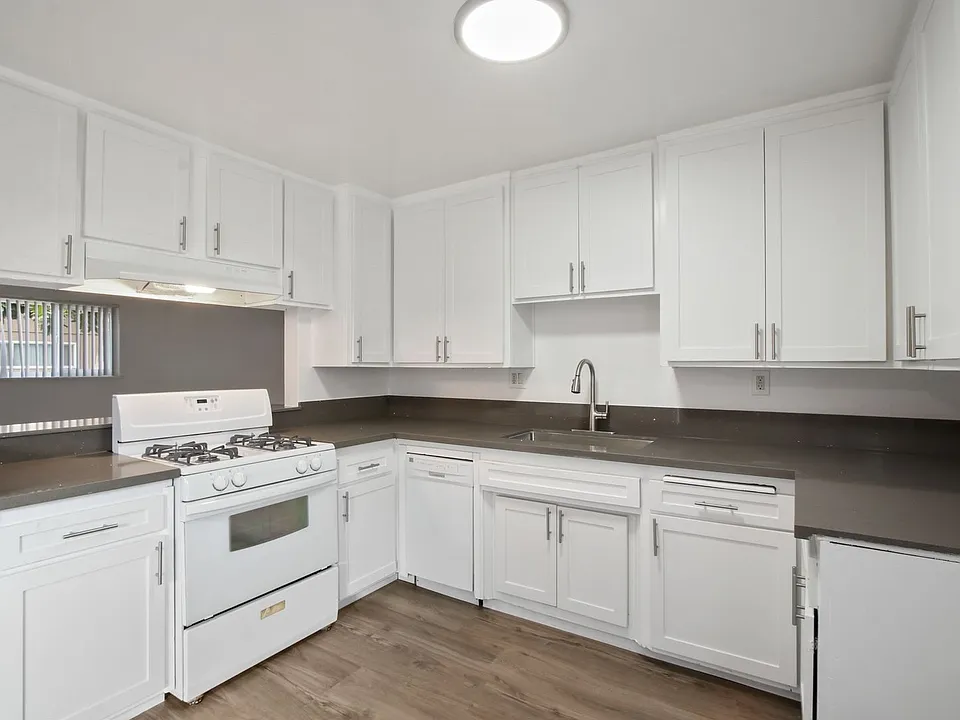 Stillman Apartments