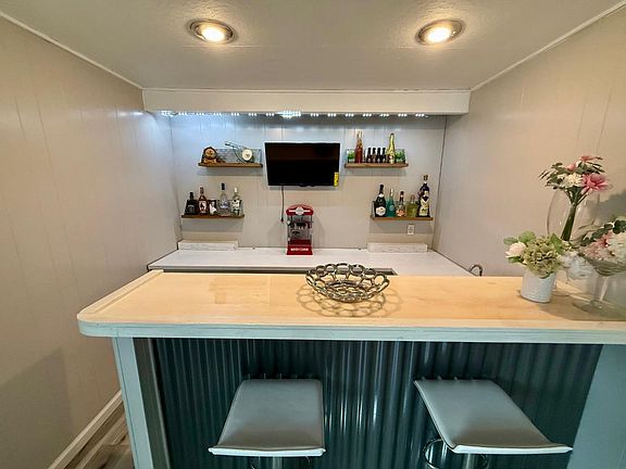 3rd image of 6130 Monterey Rd #201