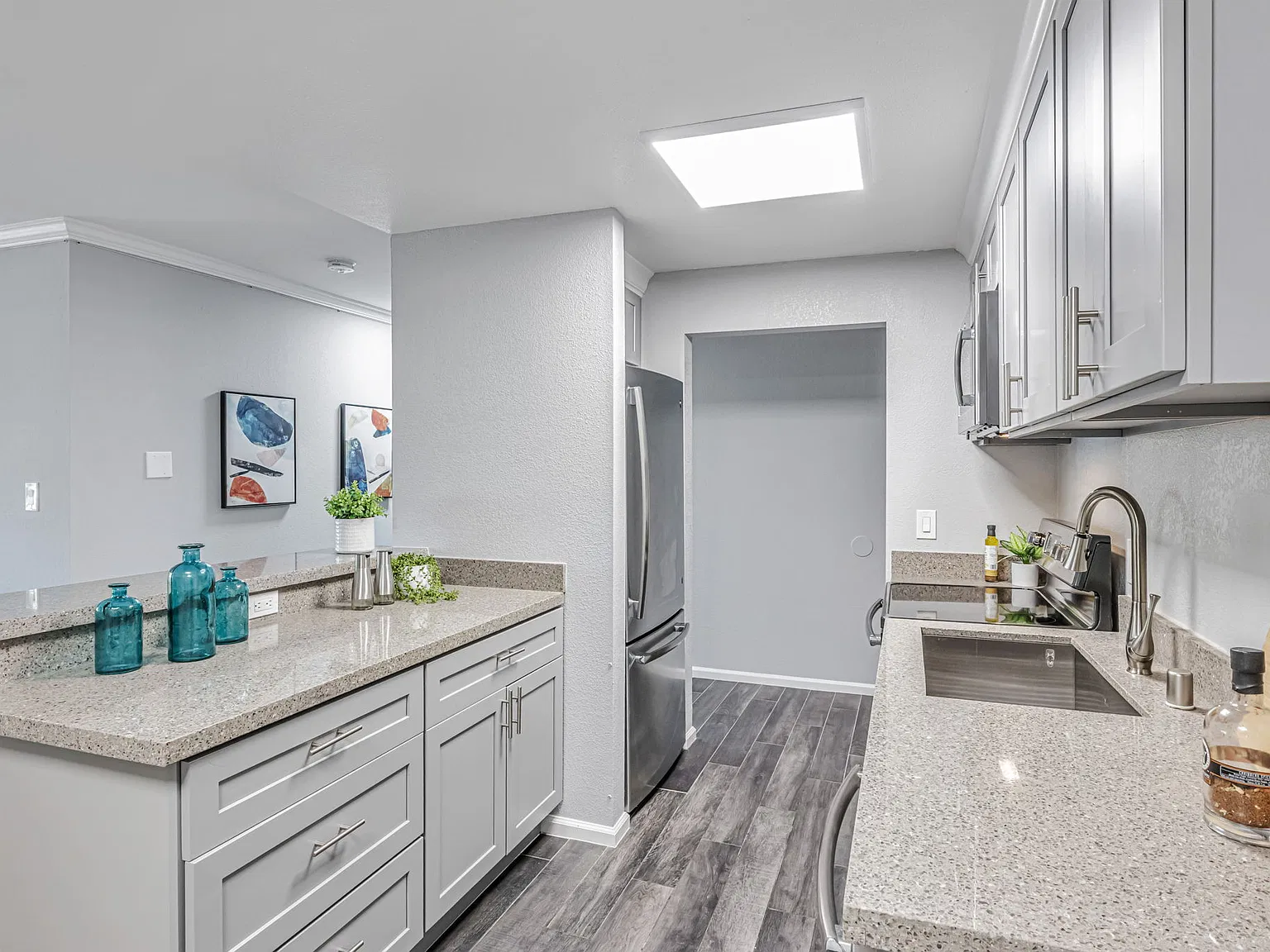 1 bed, 803 sqft, $2,700 — Photo 3